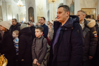 Губернатор Курской области Александр Хинштейн поздравляет всех православных христиан с Рождеством Христовым!